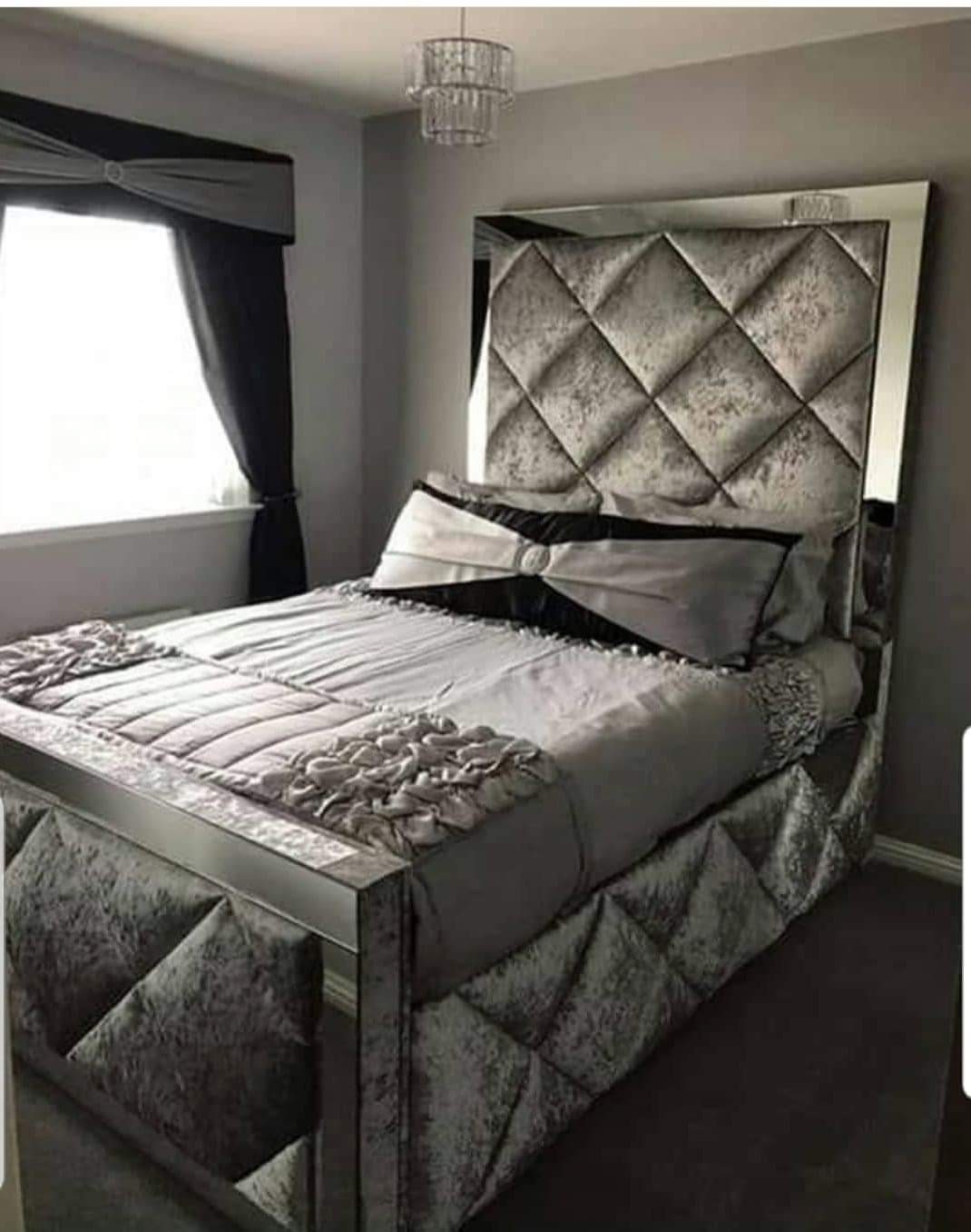 JIM MIRROR BED